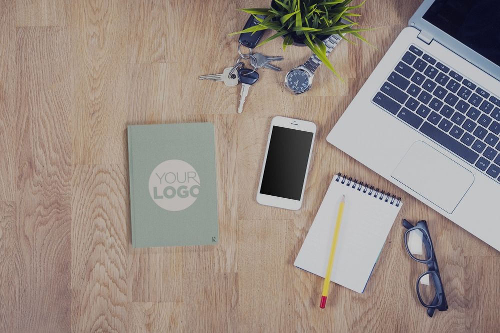 Férfinak ajándék: az irodaszer és a munkaruházat is nagyszerű meglepetés lehet.